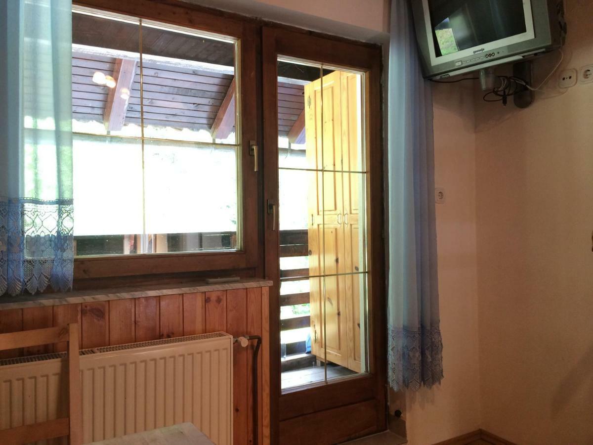 Apartment Tisa Solčava Eksteriør billede